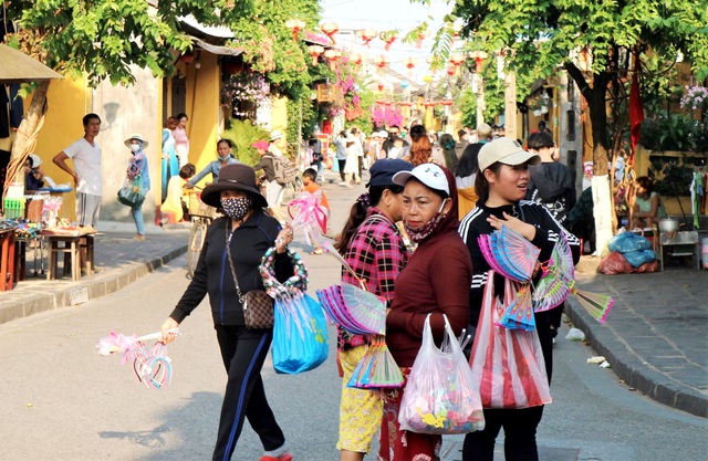 Du khách dần quay lại các điểm du lịch của Quảng Nam, đặc biệt các dịp cuối tuần, nghỉ lễ